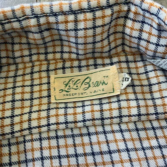 VTG LL Bean Cursive Script Tag Button Up Work Shirt
USA
Men’s 16
White Gold Blue - Picture 4 of 9